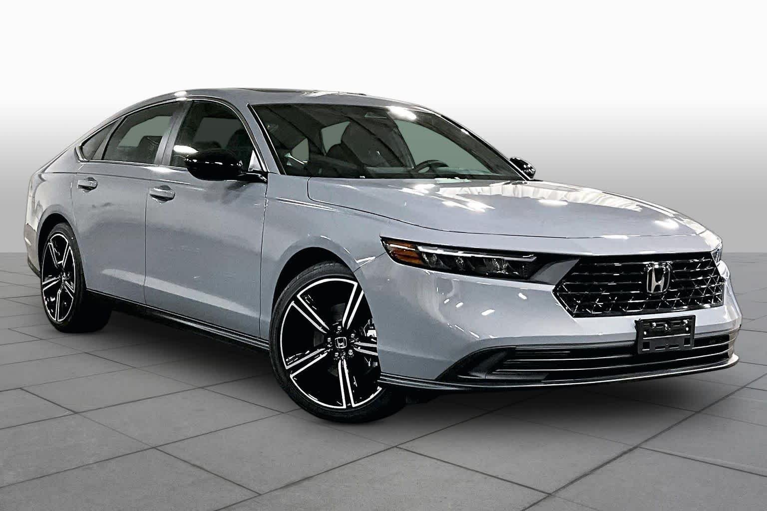Used 2025 Urban Gray Pearl Honda Sport image 3