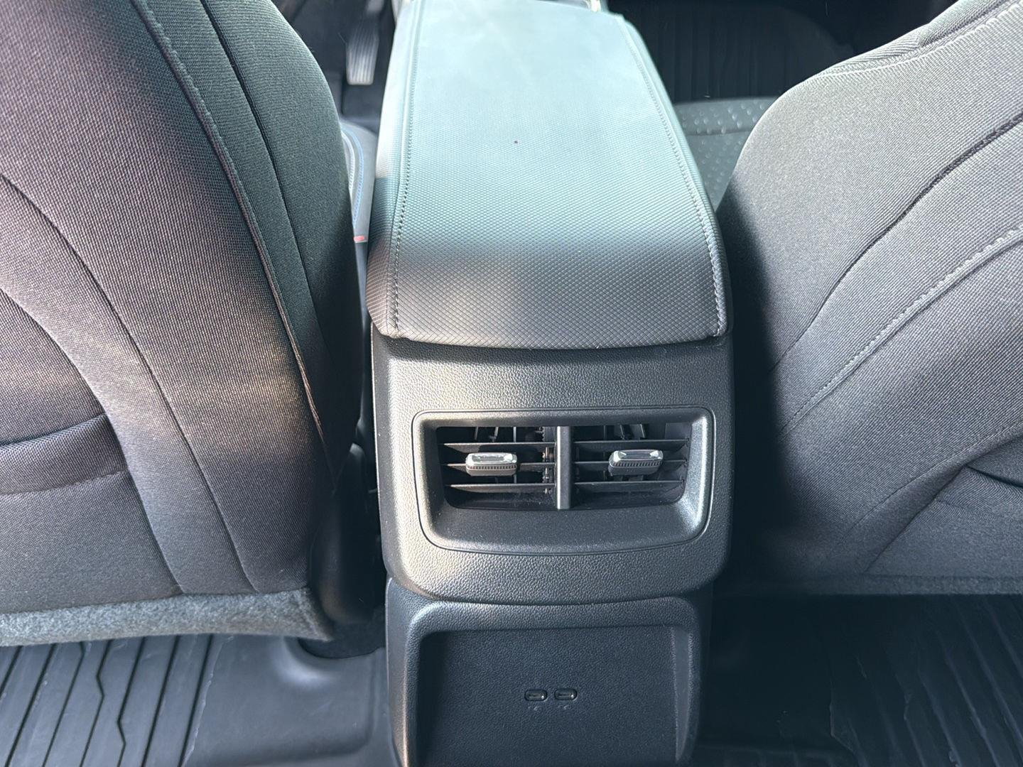 Used 2025 Summit White Chevrolet LT image 19