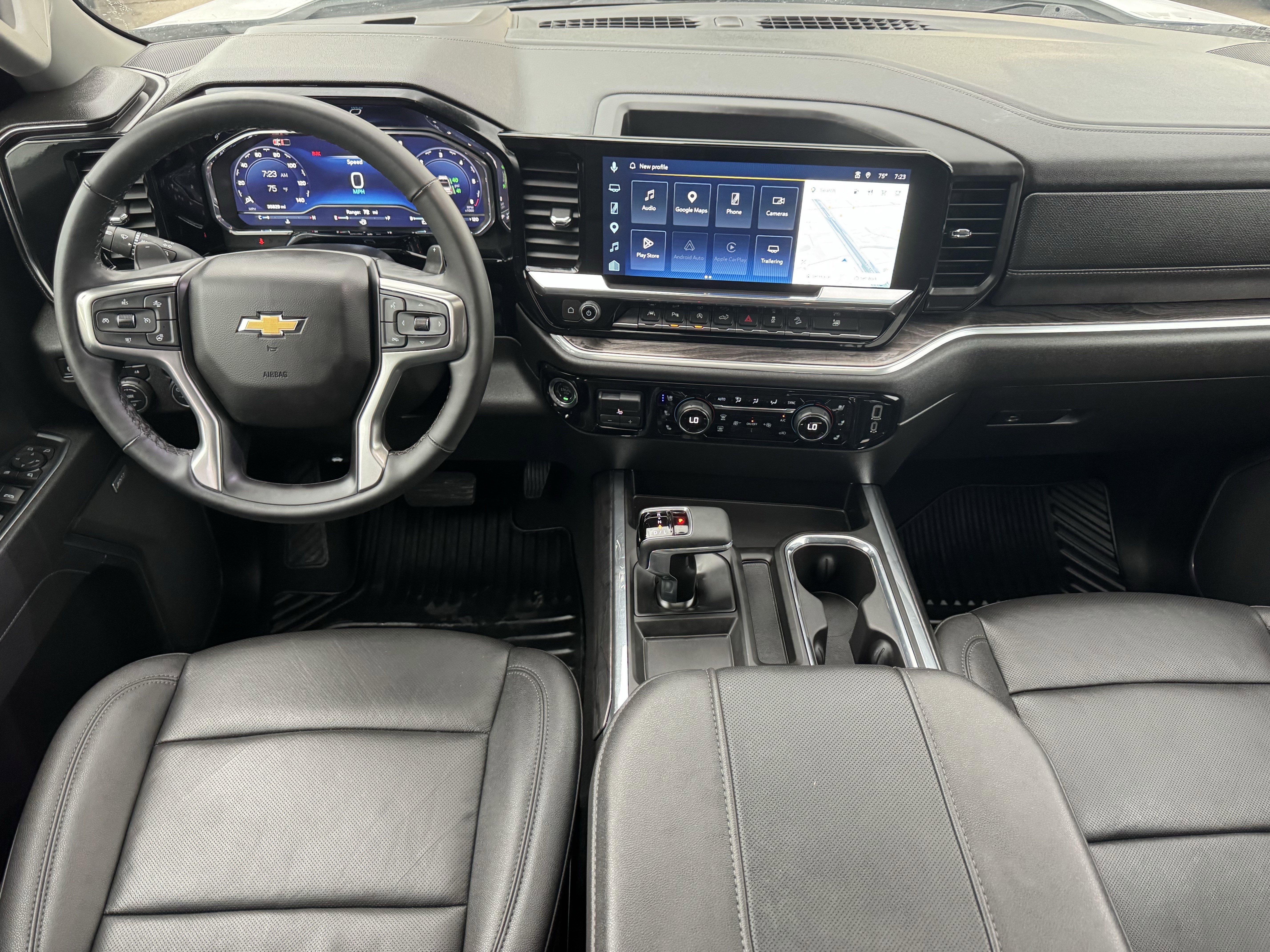 Used 2025 Summit White Chevrolet LTZ image 12