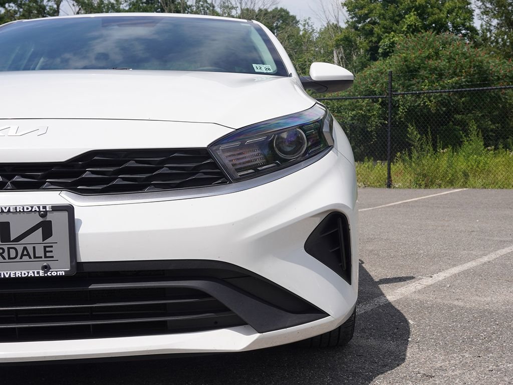 Used 2024 White Kia LXS image 12