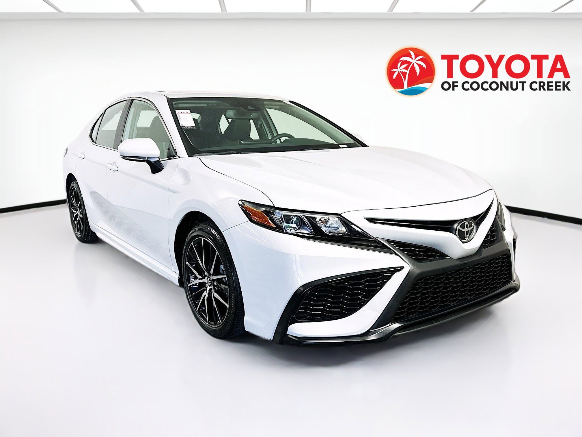 2024 Toyota Camry thumbnail 3