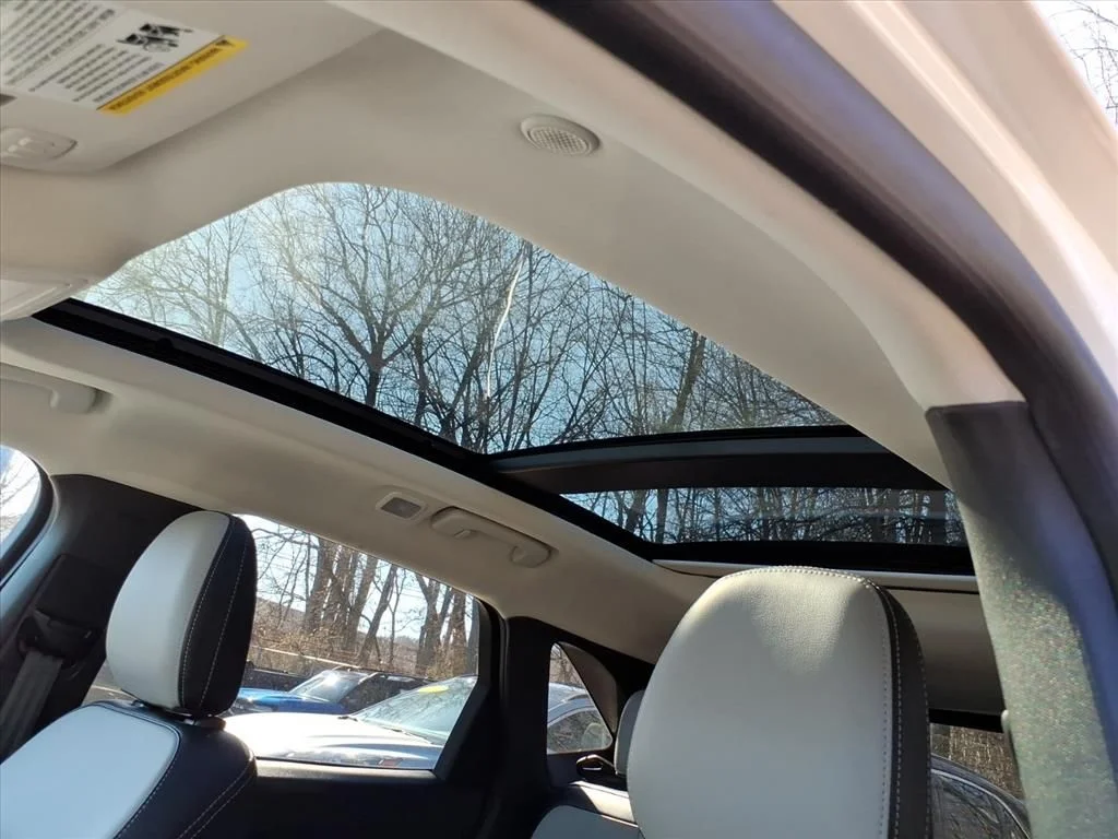 New 2024 Star White Metallic Tri-coat Ford Plug-in Hybrid image 11