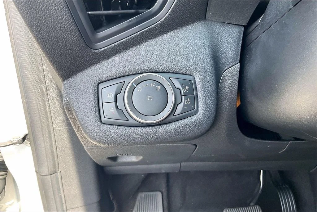 Certified Used 2019 White Platinum Clearcoat Metallic Ford SEL image 37