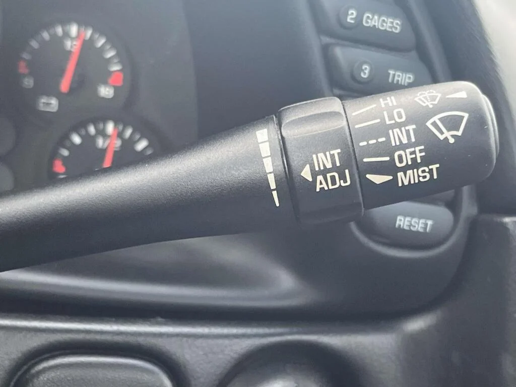 Used 2000 Black Chevrolet  image 26