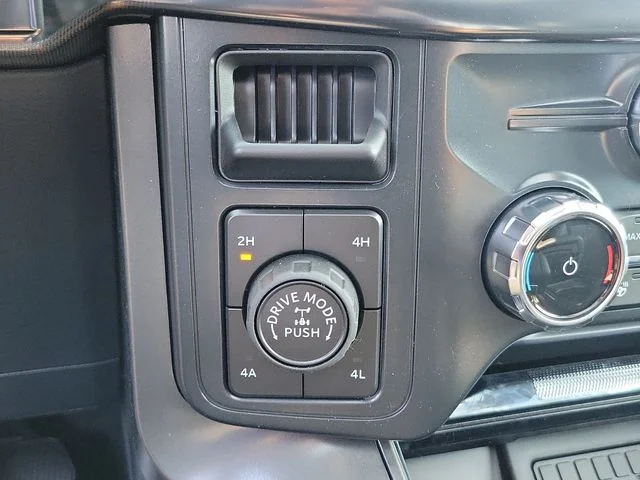 New 2026 Agate Black Metallic Ford Lariat image 27