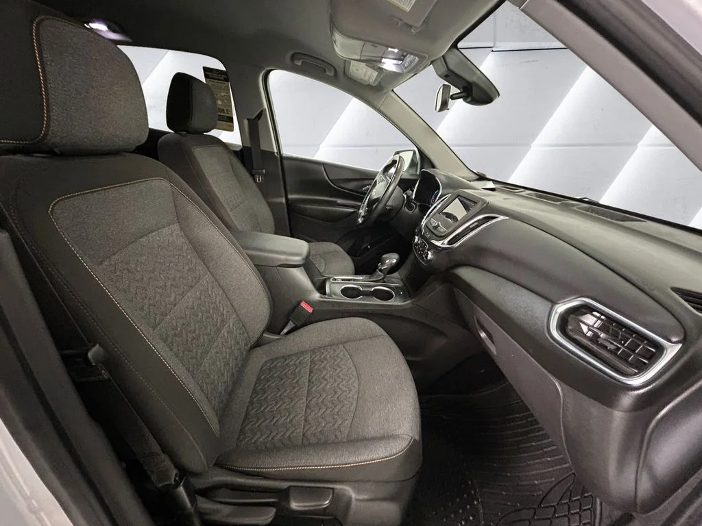 Used 2022 White Chevrolet LT image 13