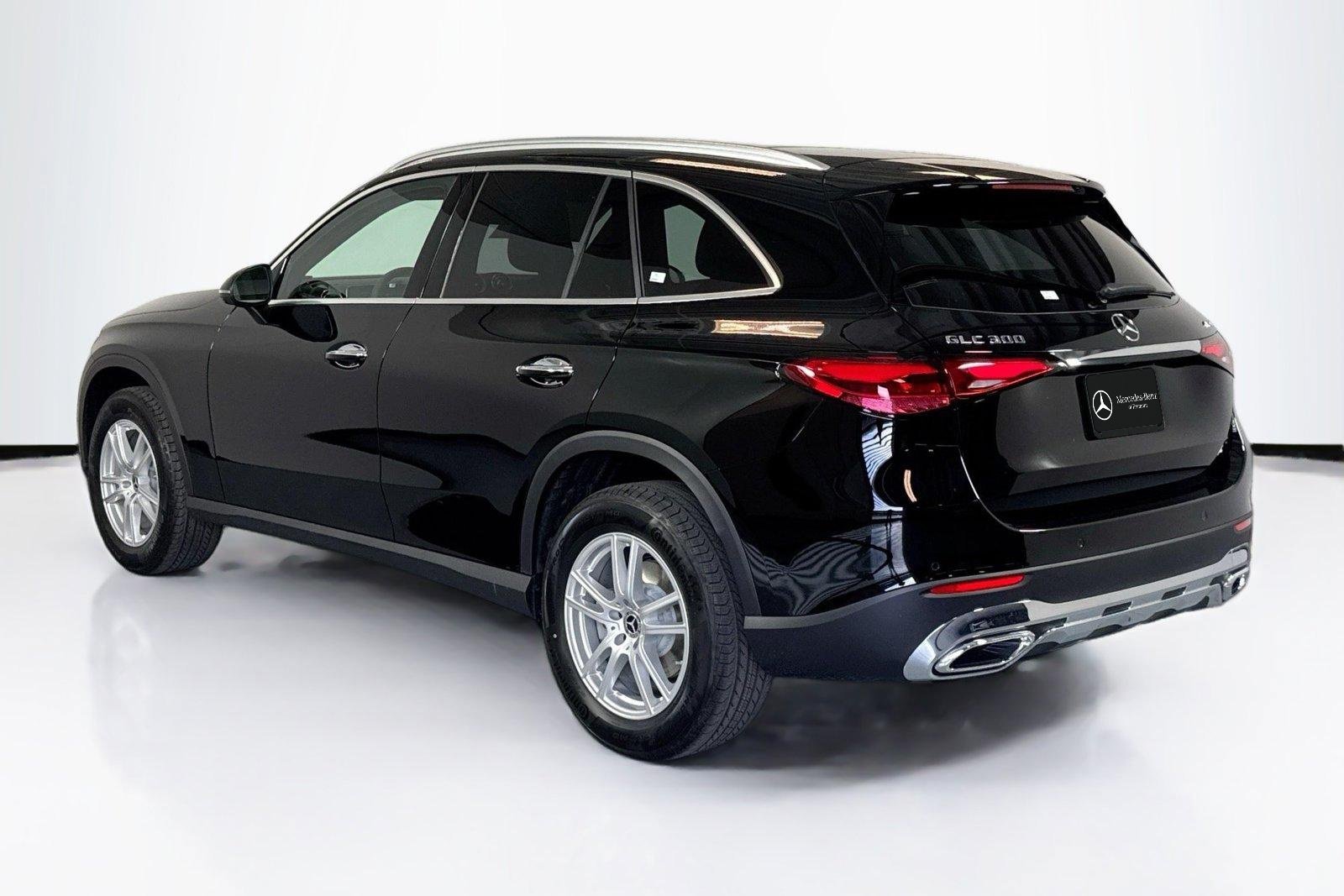 New 2026 Black Mercedes-Benz GLC 300 image 7