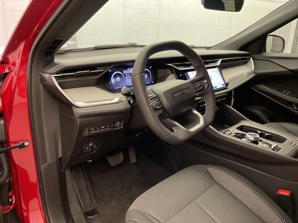 New 2026 Red Hot Pearl-Coat Exterior Paint Jeep Laredo image 15