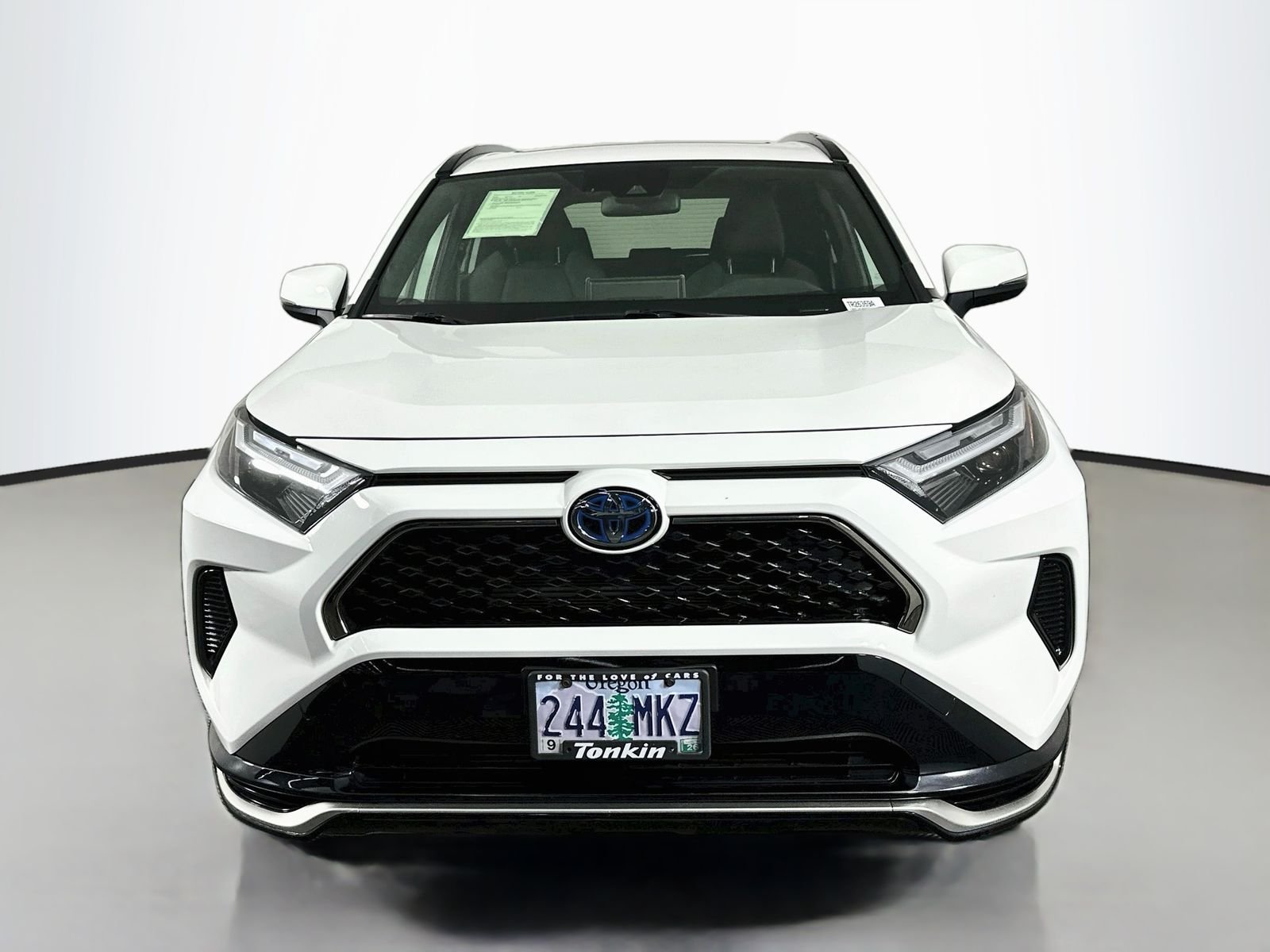 Used 2023 Ice Toyota SE image 1
