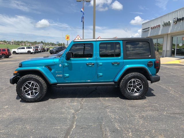 Used 2019 Jeep Wrangler Unlimited Sahara with VIN 1C4HJXEG4KW605170 for sale in Kansas City