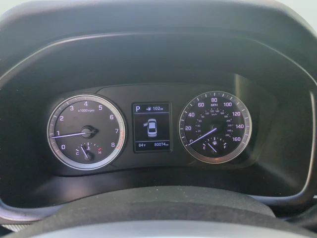 Used 2019 Black Hyundai SE image 32