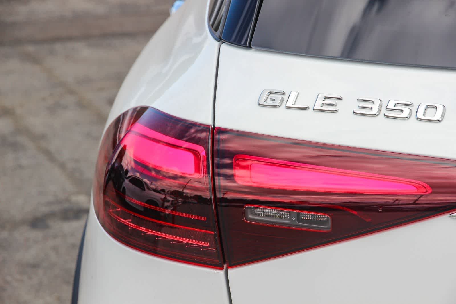 New 2026 Polar White Mercedes-Benz GLE 350 image 7