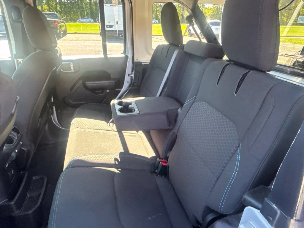 Used 2024 Silver Jeep Rubicon 4xe image 17