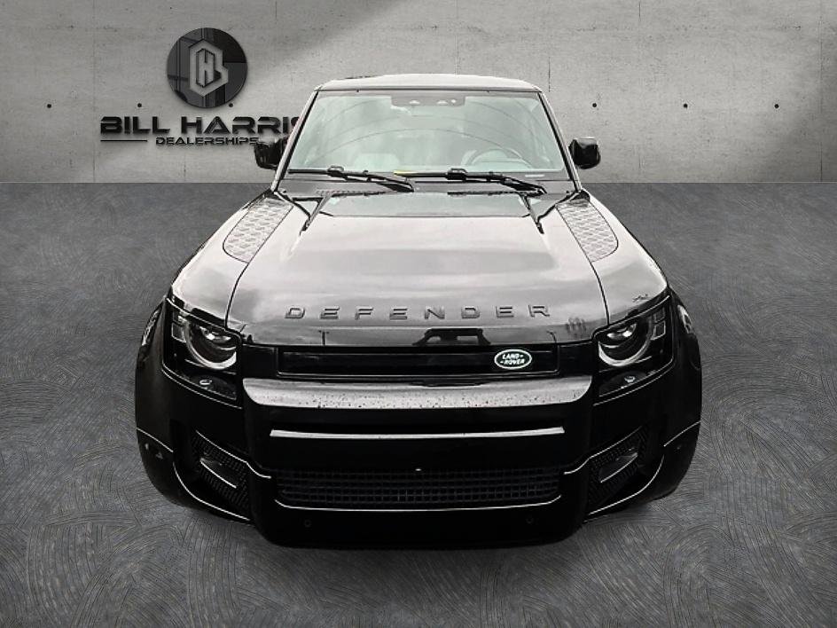 Used 2024 Black Land Rover X-Dynamic SE image 2