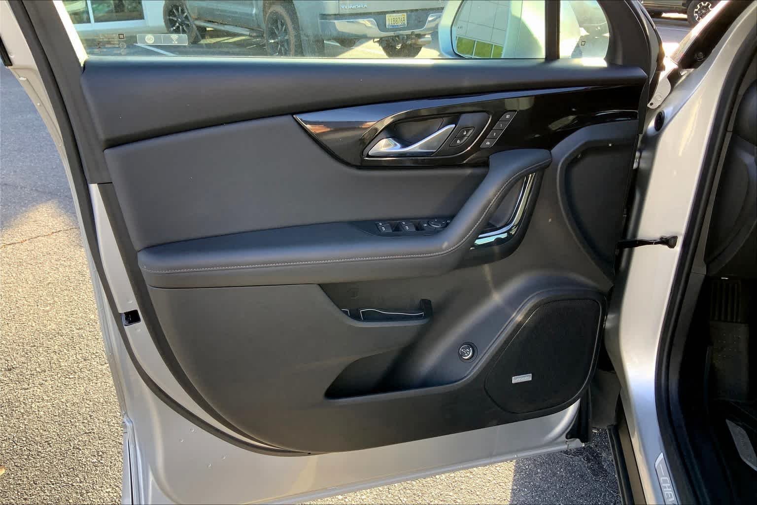 Used 2019 Silver Ice Metallic Chevrolet Premier image 21