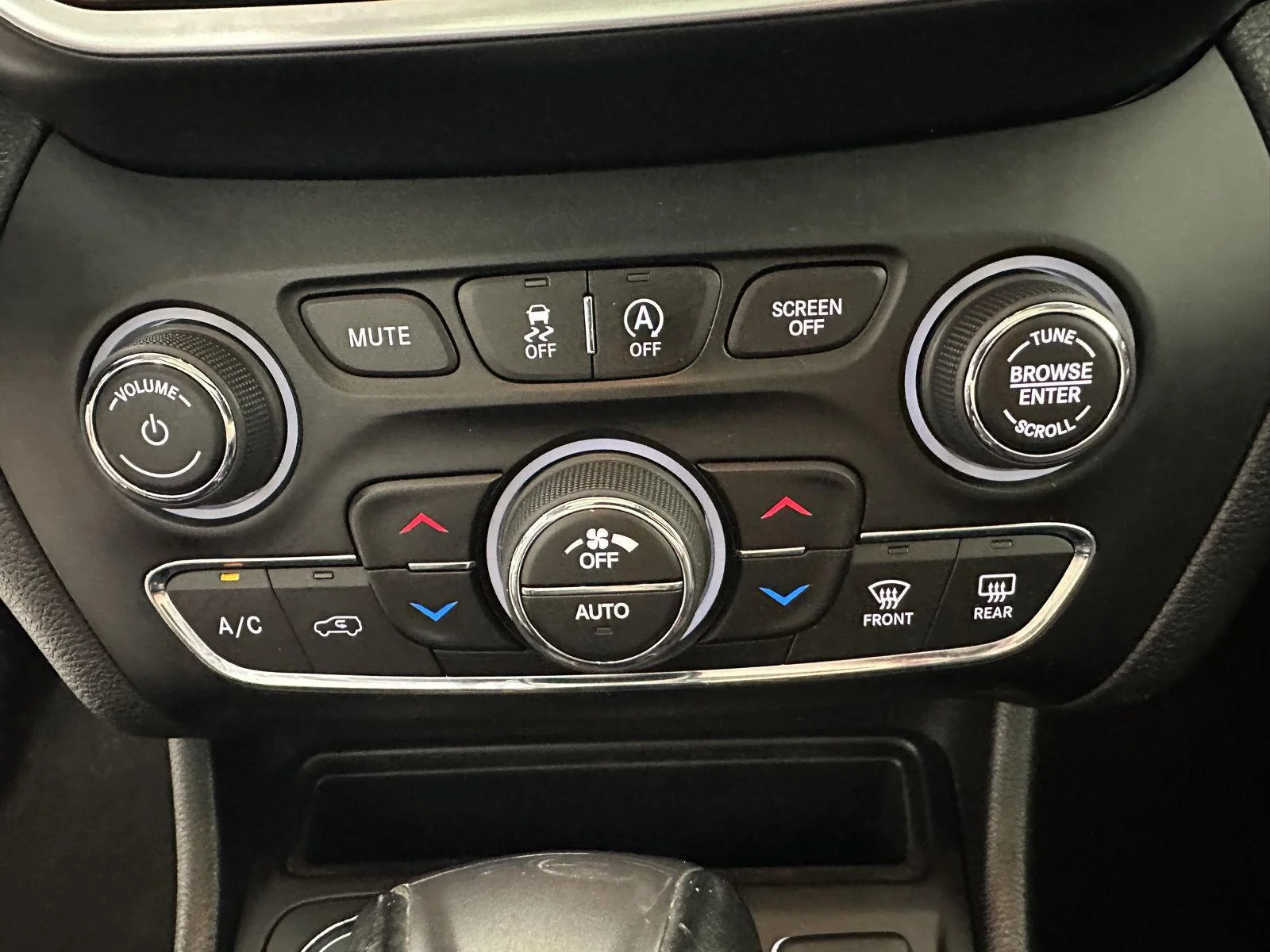 Used 2021 Diamond Black Crystal Pearlcoat Jeep Limited image 3