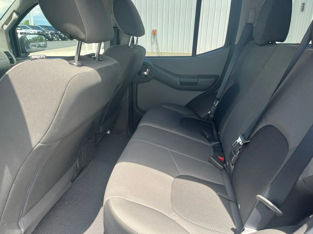 Used 2015 Super Black Nissan X image 19