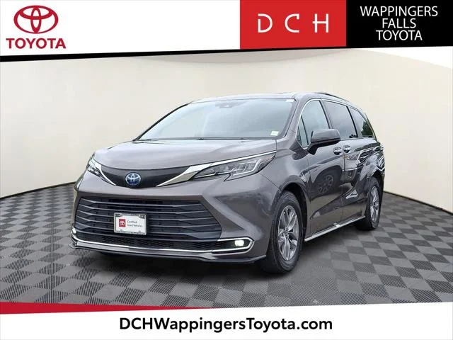 2023 Toyota Sienna 