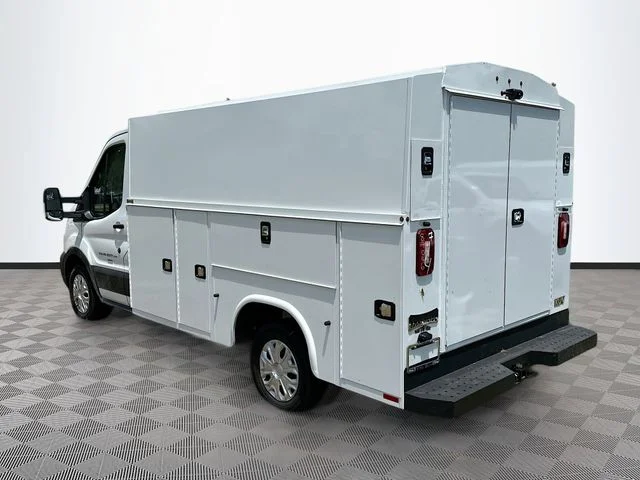 New 2025 Oxford White Ford Base image 4