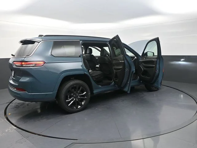 New 2026 Steel Blue Exterior Paint Jeep Limited Reserve image 40
