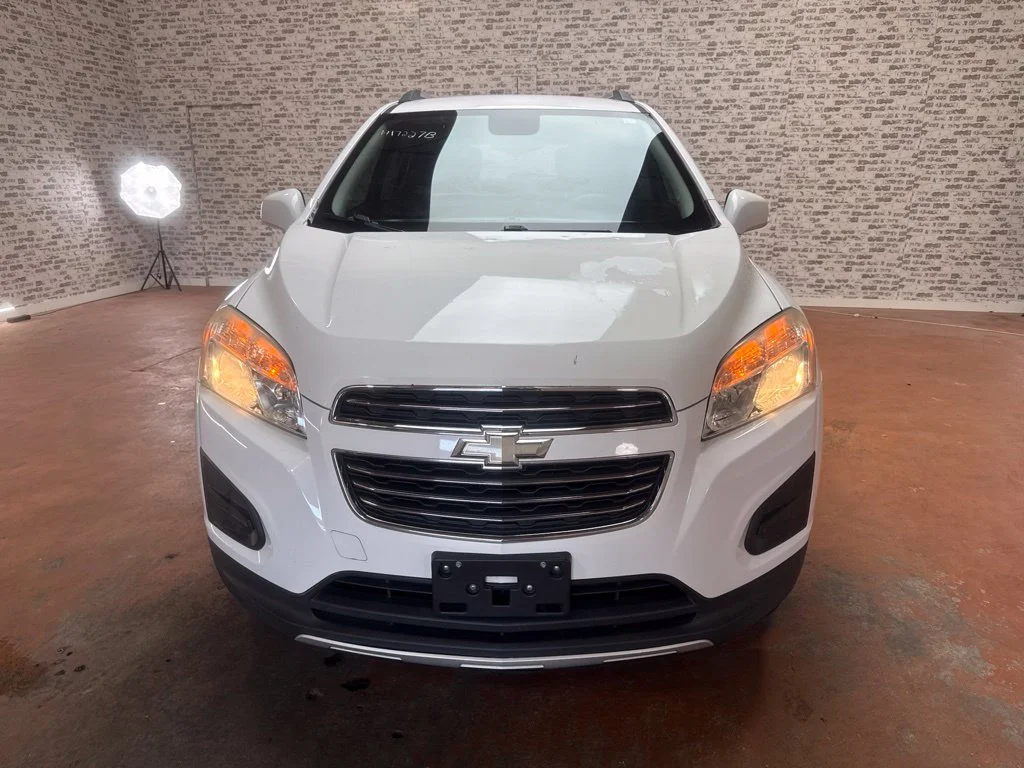 Used 2016 Summit White Chevrolet LT image 2