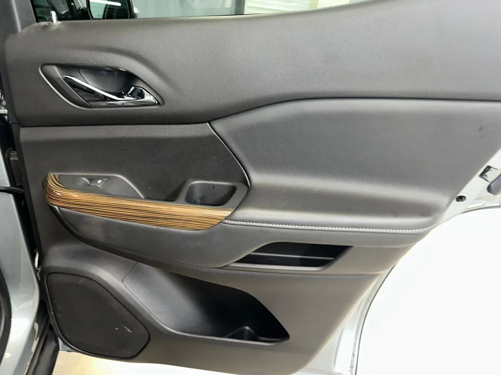 2023 GMC Acadia SLE - Photo 29