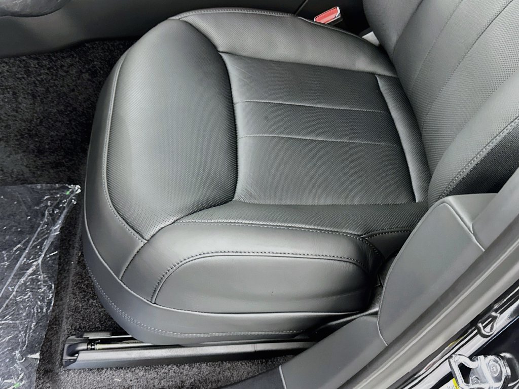 New 2027 Carpathian Grey Land Rover SE image 20