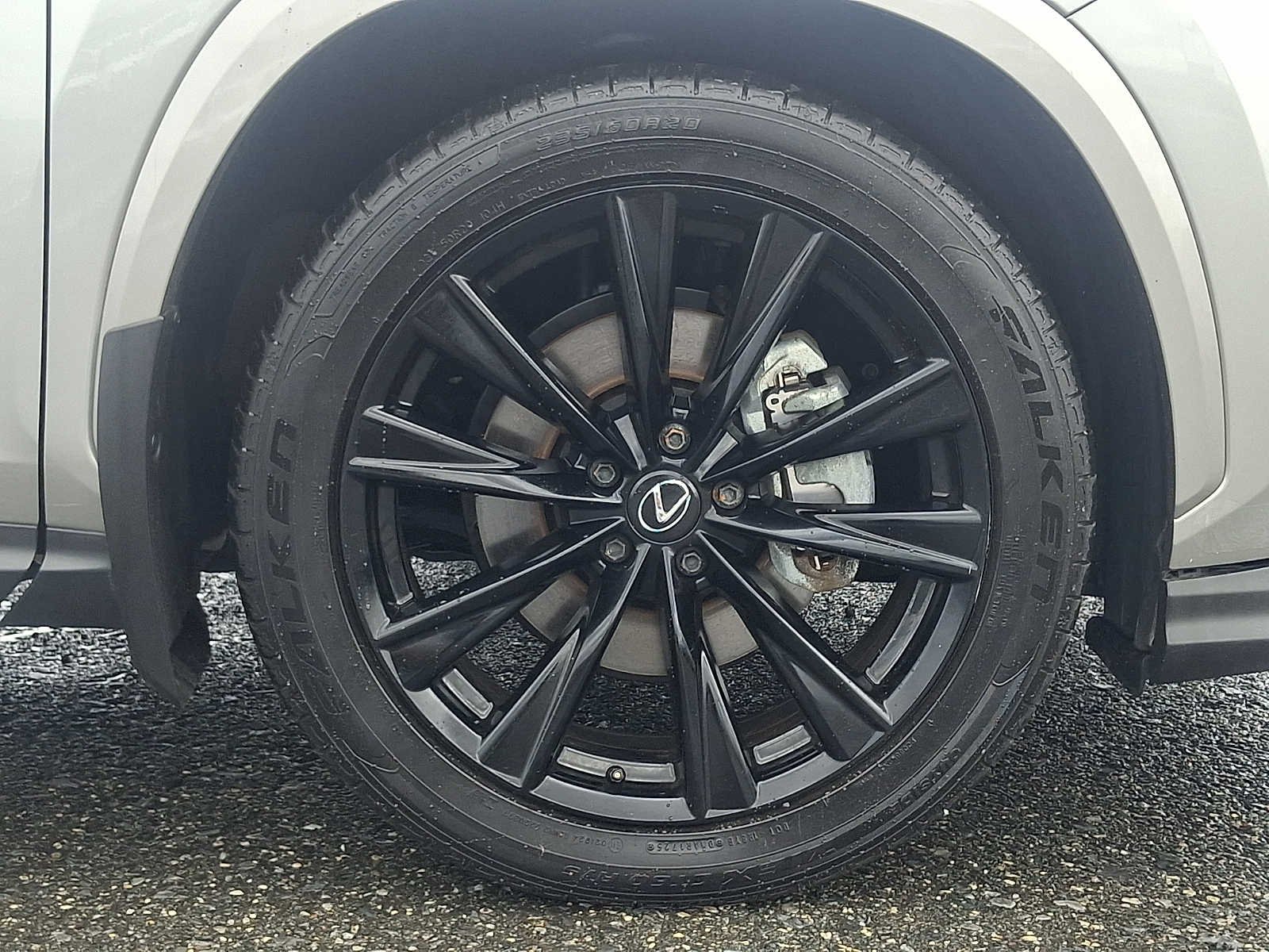 Used 2024 Atomic Silver Lexus F SPORT Handling image 8