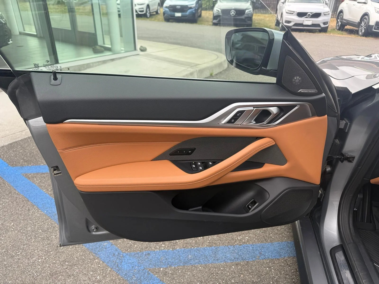 Used 2025 Gray BMW xDrive40 image 13