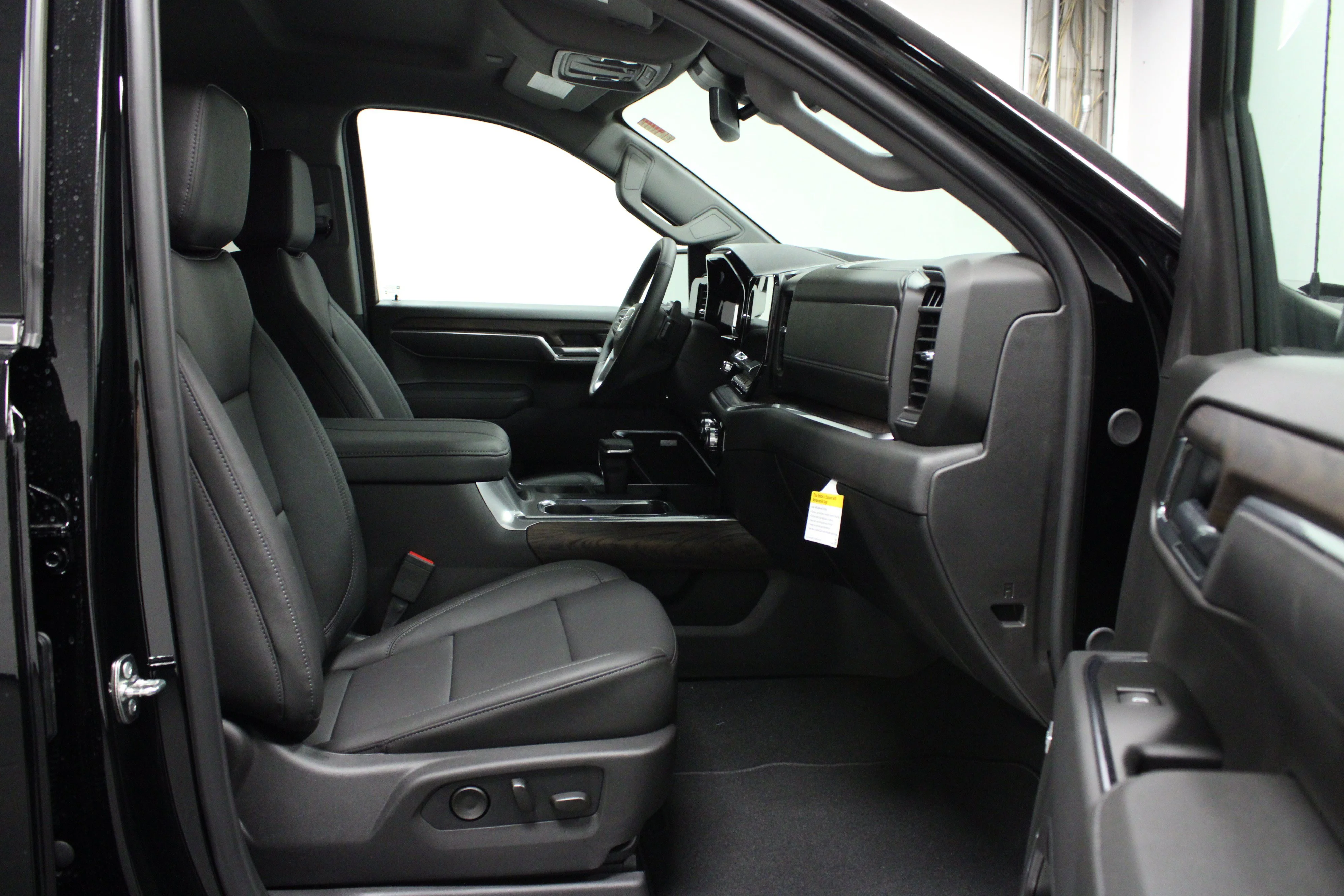 New 2026 Onyx Black GMC SLT image 17
