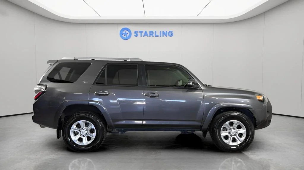 Used 2017 Gray Toyota SR5 image 11