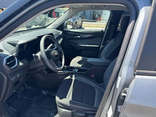 Used 2025 Gray Chevrolet LT image 16