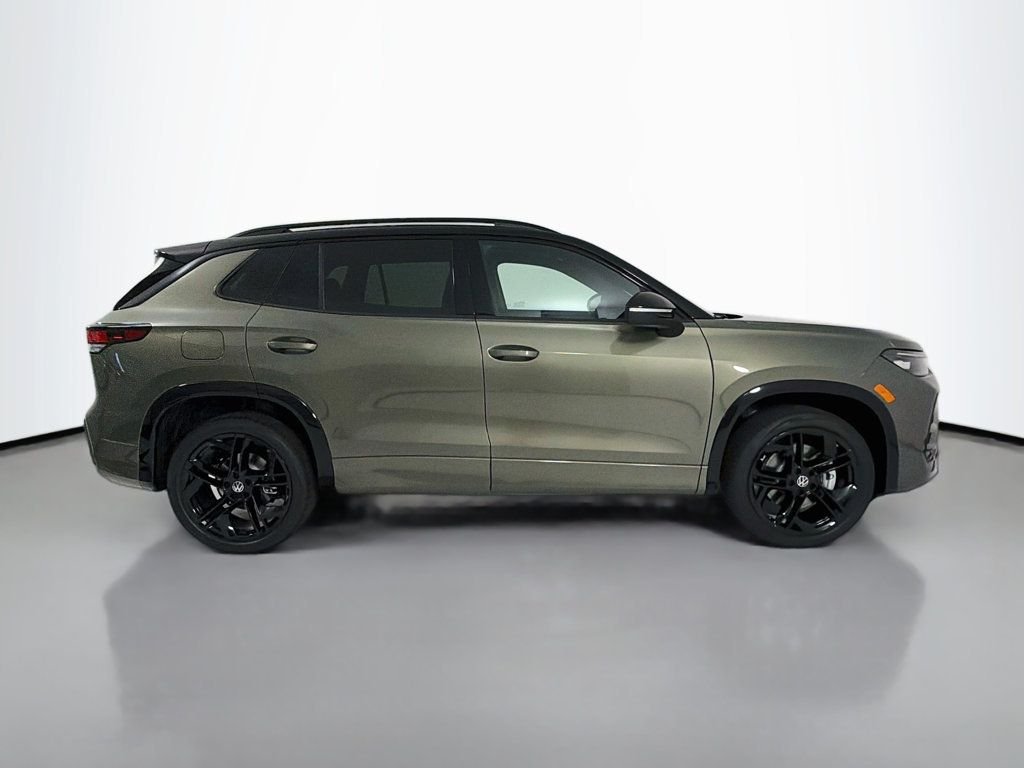 New 2026 Avocado Green w/Deep Black Roof Volkswagen 2.0T SE R-Line Black 4MOTION image 8