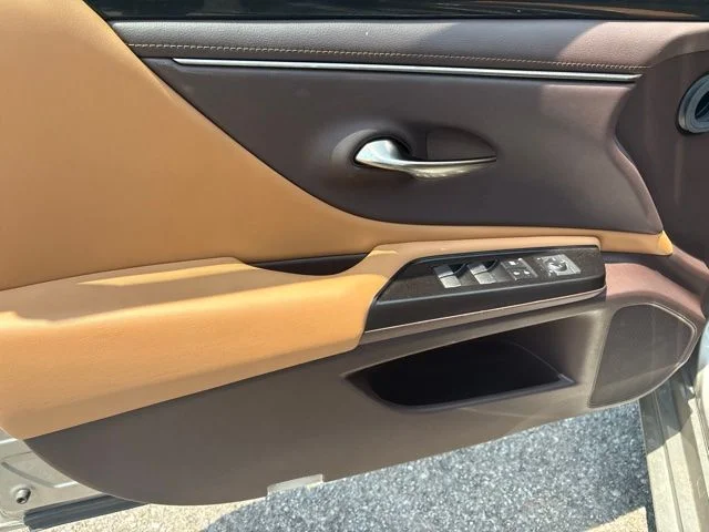 Used 2019 Silver Lexus 350 image 11
