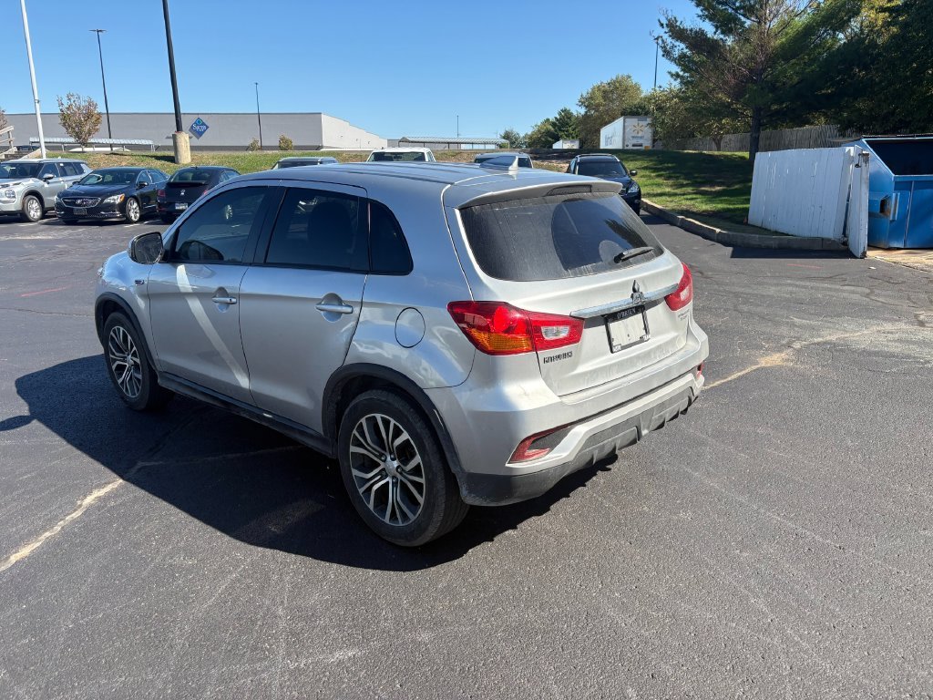 Used 2019 Silver Mitsubishi  image 5