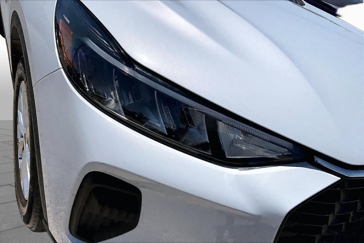 Used 2025 Space Silver Ford Active image 27