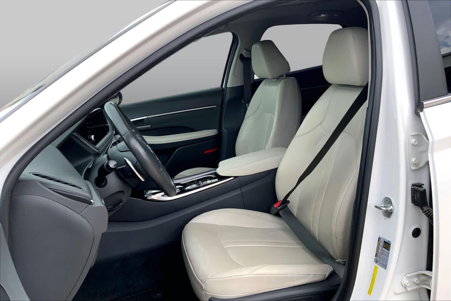 Pre-Owned 2022 Hyundai Sonata Limited