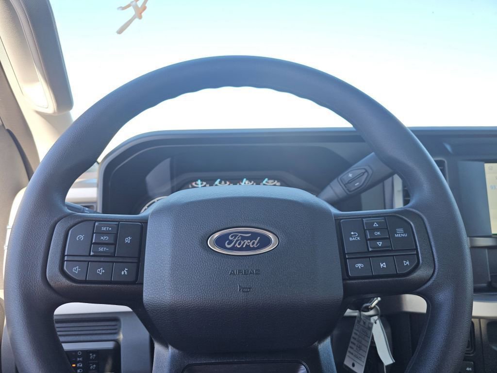 New 2026 Oxford White Ford F-350® XL image 32