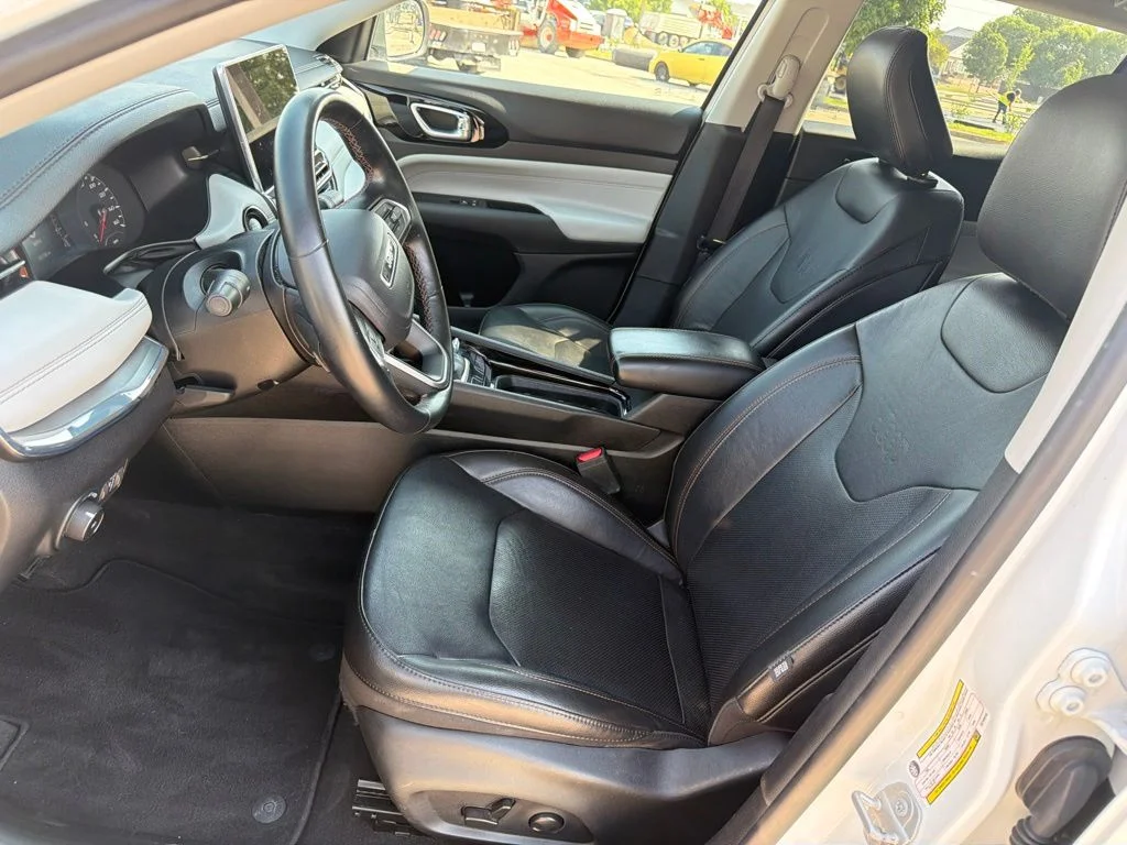 Used 2022 White Jeep Limited image 17