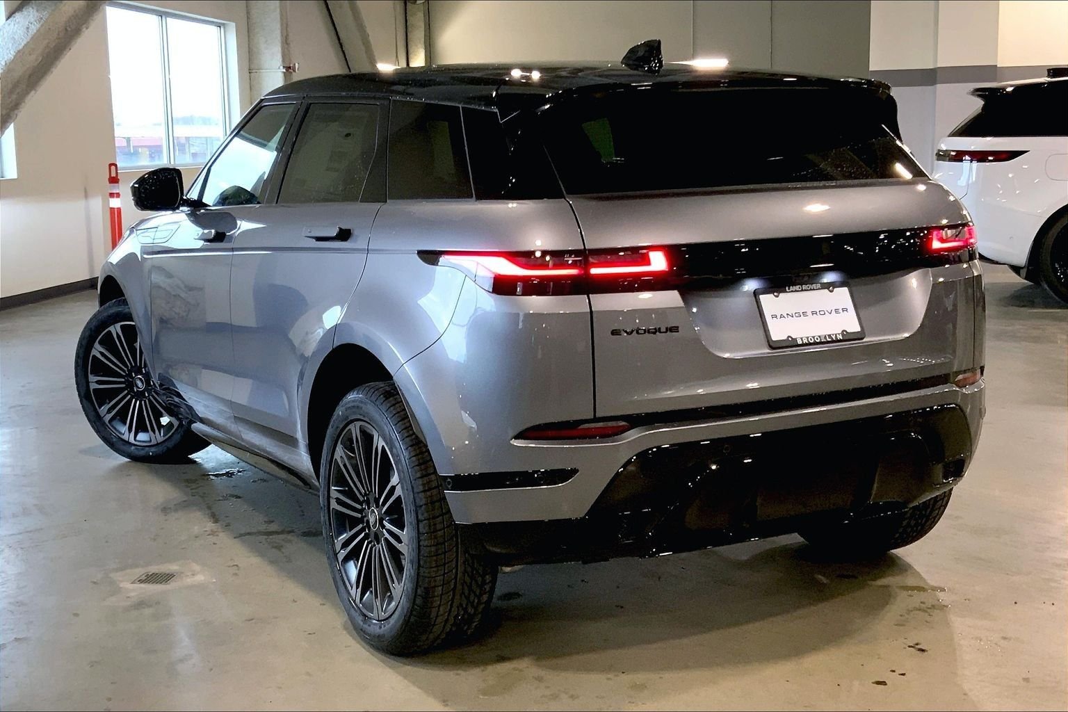 2026 Land Rover Range Rover Evoque Dynamic SE - Photo 12