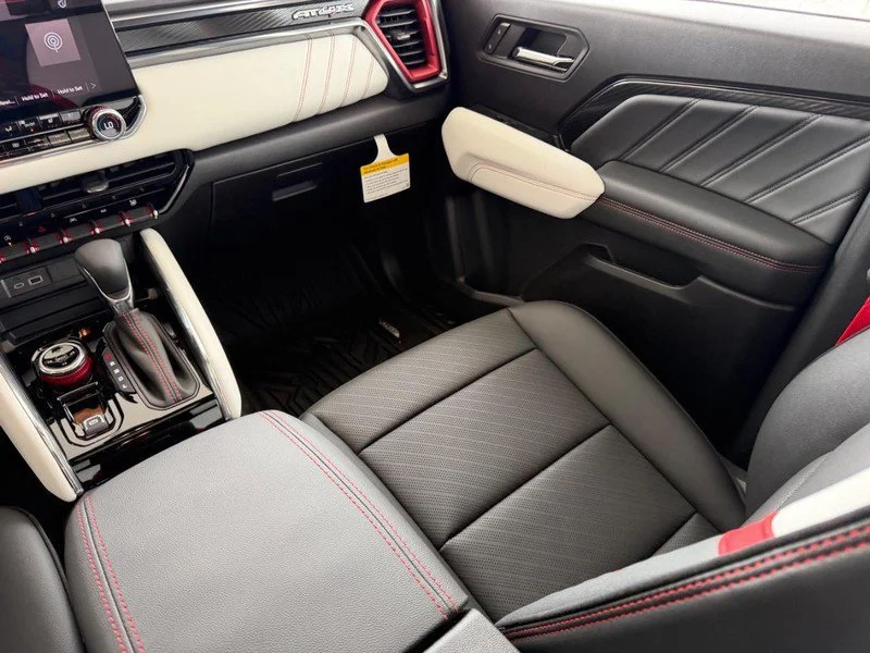 2026 GMC Canyon AT4X - Photo 15