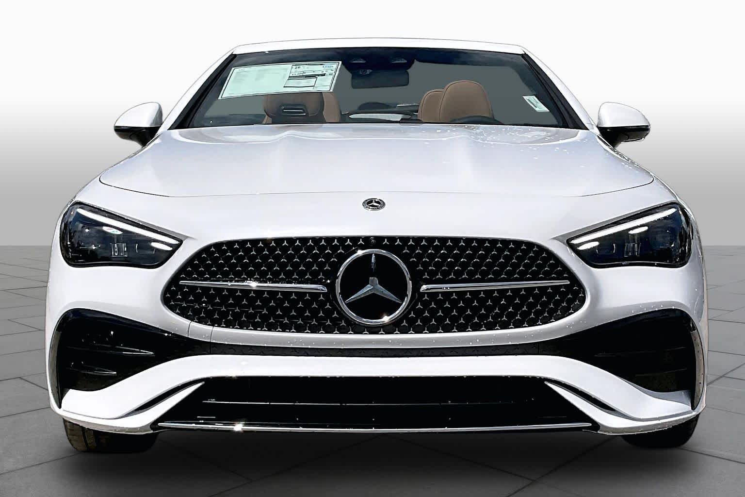 New 2026 MANUFAKTUR Moonlight White Metallic Mercedes-Benz CLE 300 image 2