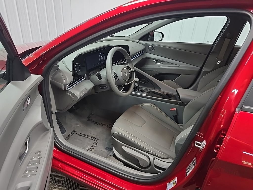 Used 2024 Red Hyundai SEL image 32