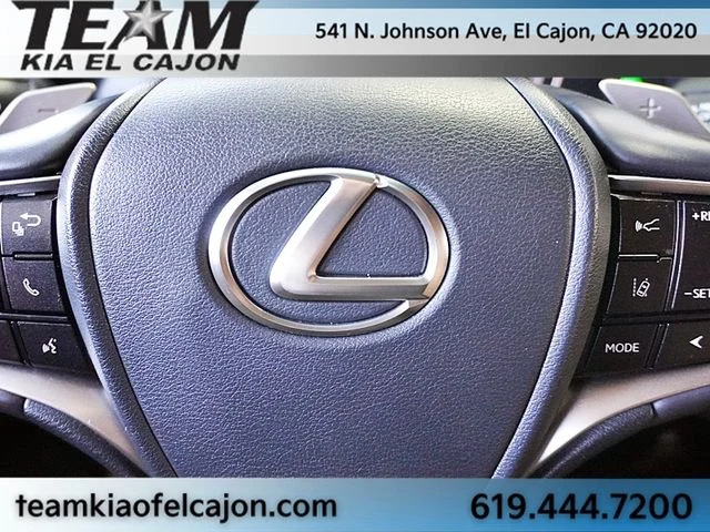 Used 2024 White Lexus 300h Ultra Luxury image 40