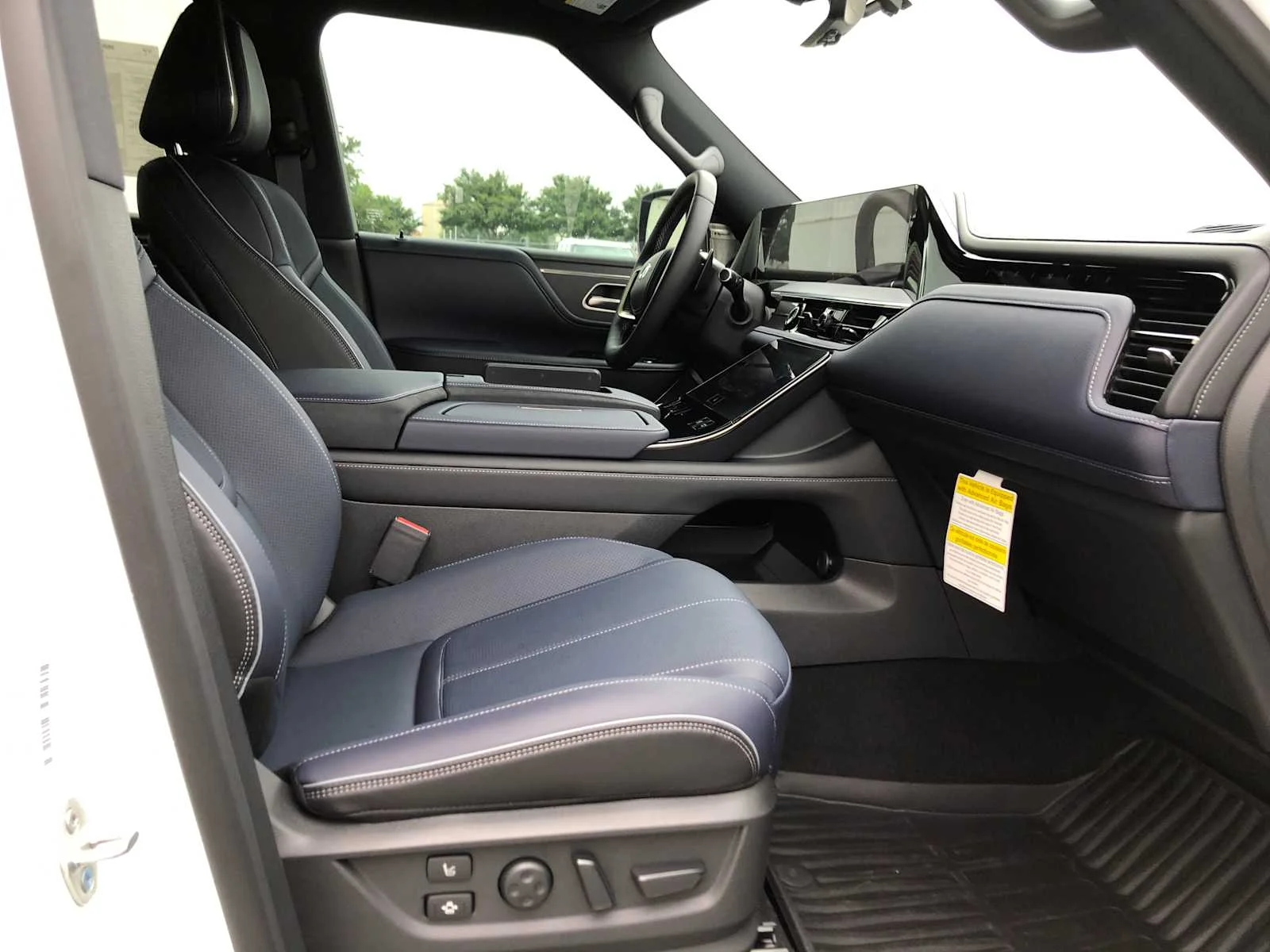New 2026 RADIANT WHITE INFINITI Sport 4WD image 13