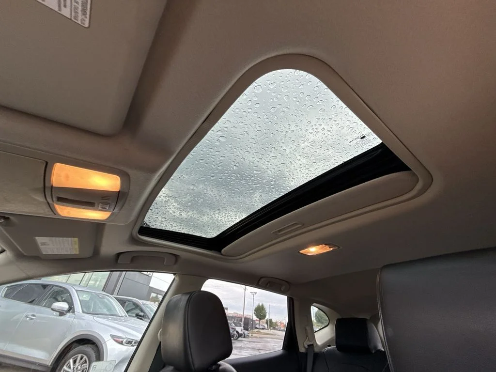 Used 2013 Black Nissan SL image 21