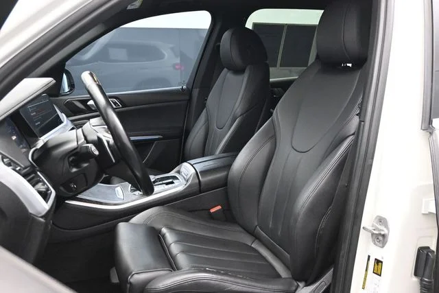 Used 2022 White BMW xDrive40i image 5