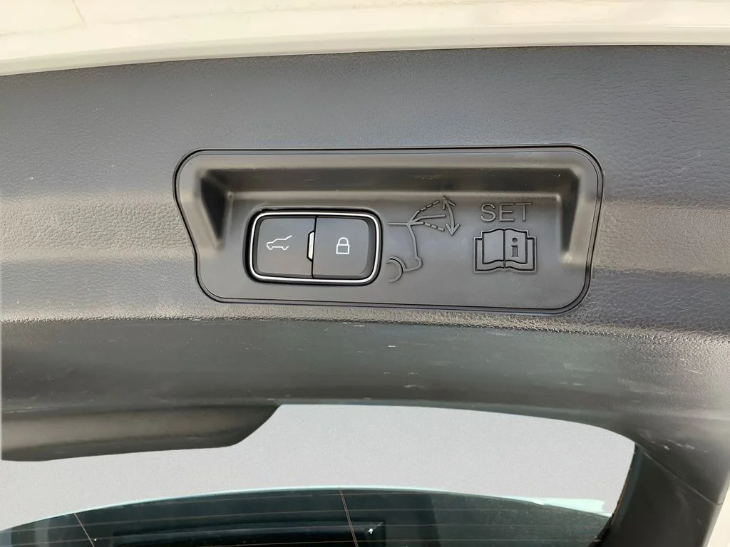 Used 2023 White Ford XLT image 17