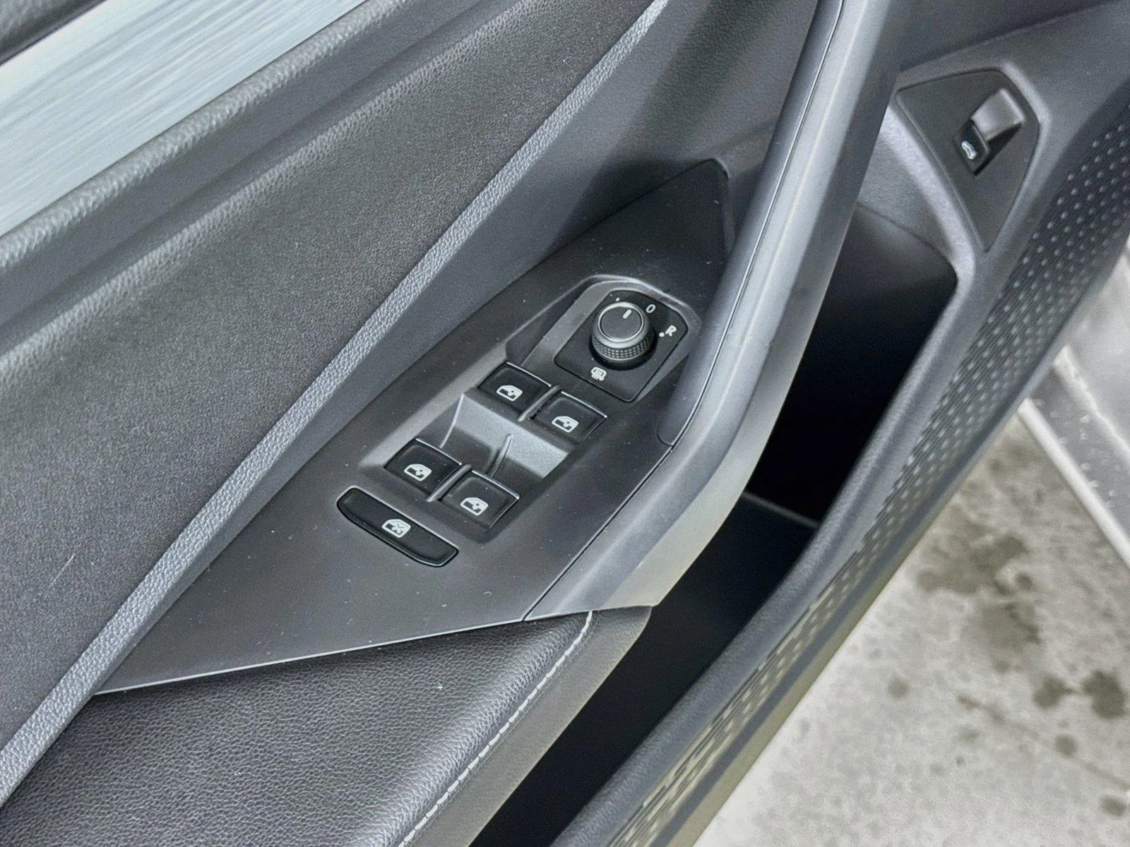 New 2027 Pyrite Silver Metallic Volkswagen Sport image 17