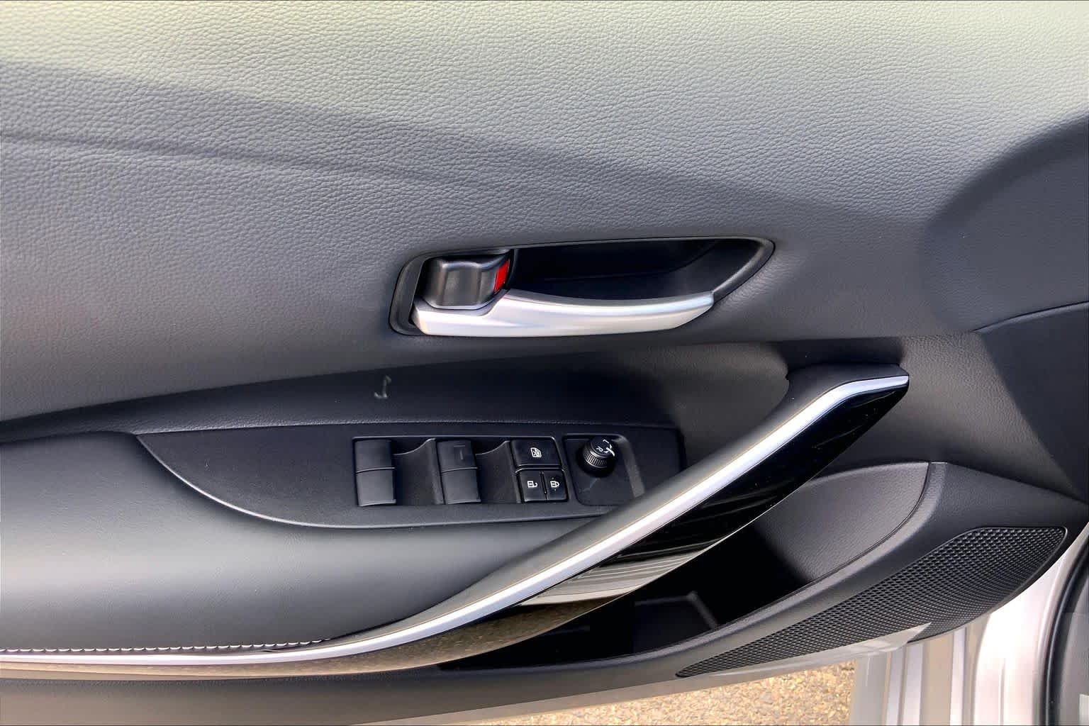 New 2026 Classic Silver Metallic Toyota Hybrid XLE image 20